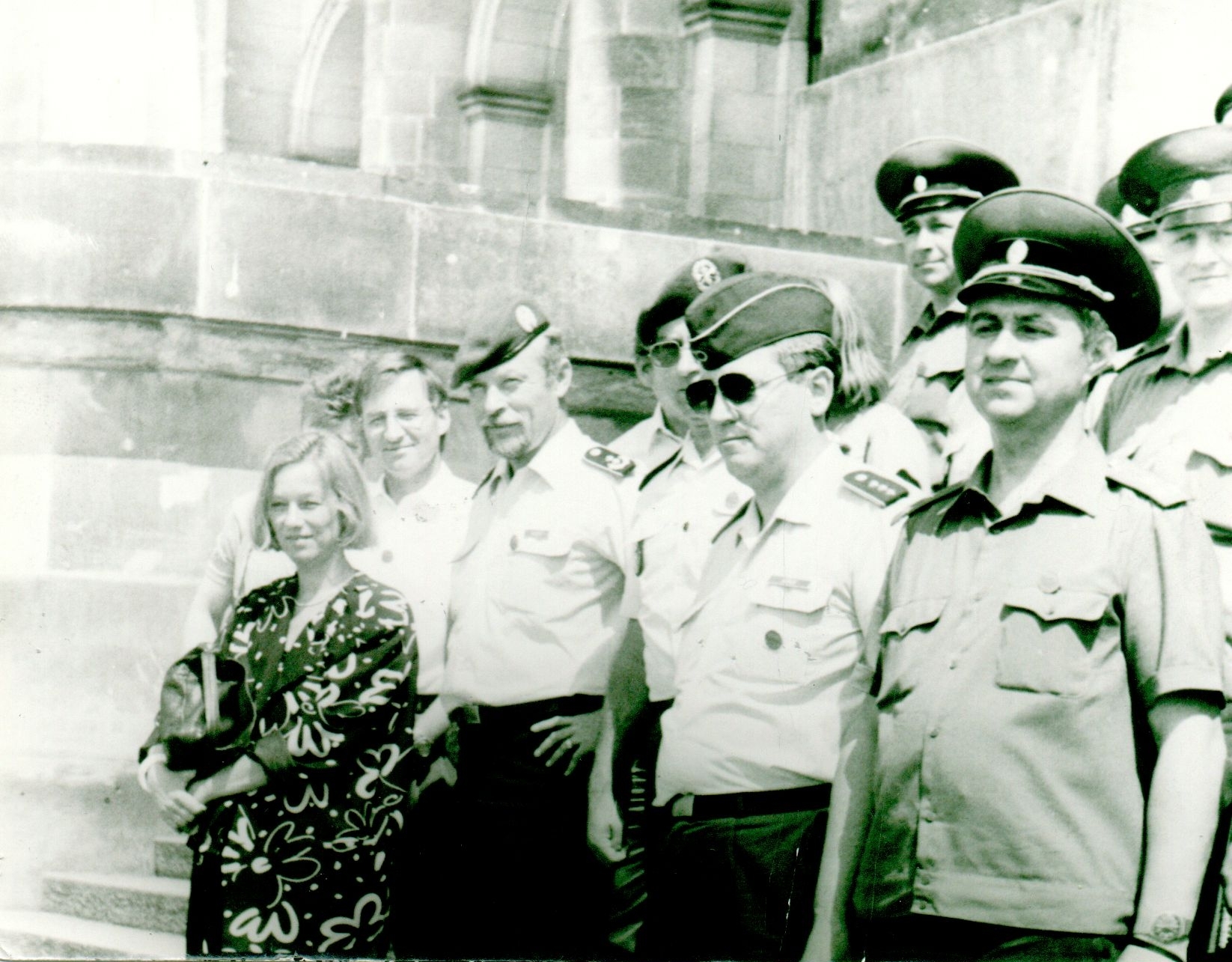 Справа А. Шолохов на ступенях рейхстага. ФРГ 1993 год